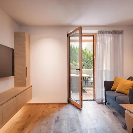 Max Green Wood Apartment